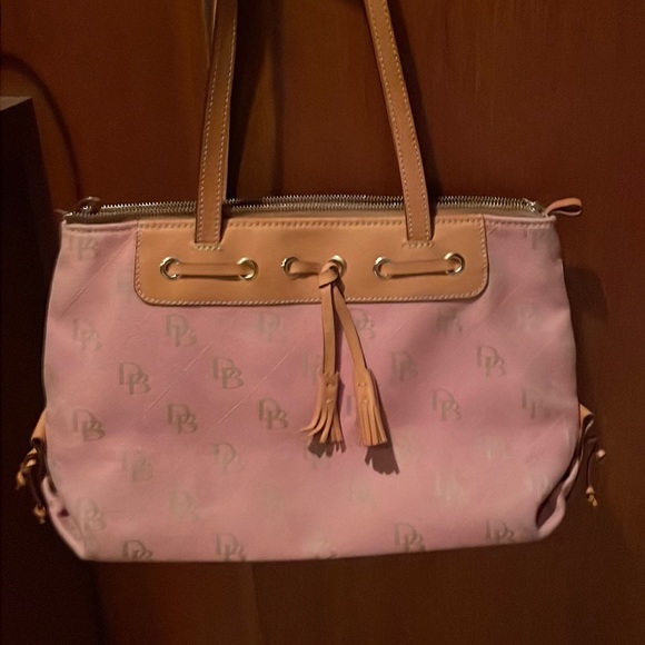 Pink Dooney & Bourke shoulder bag with leather trims and tassels - Picture 6 of 17